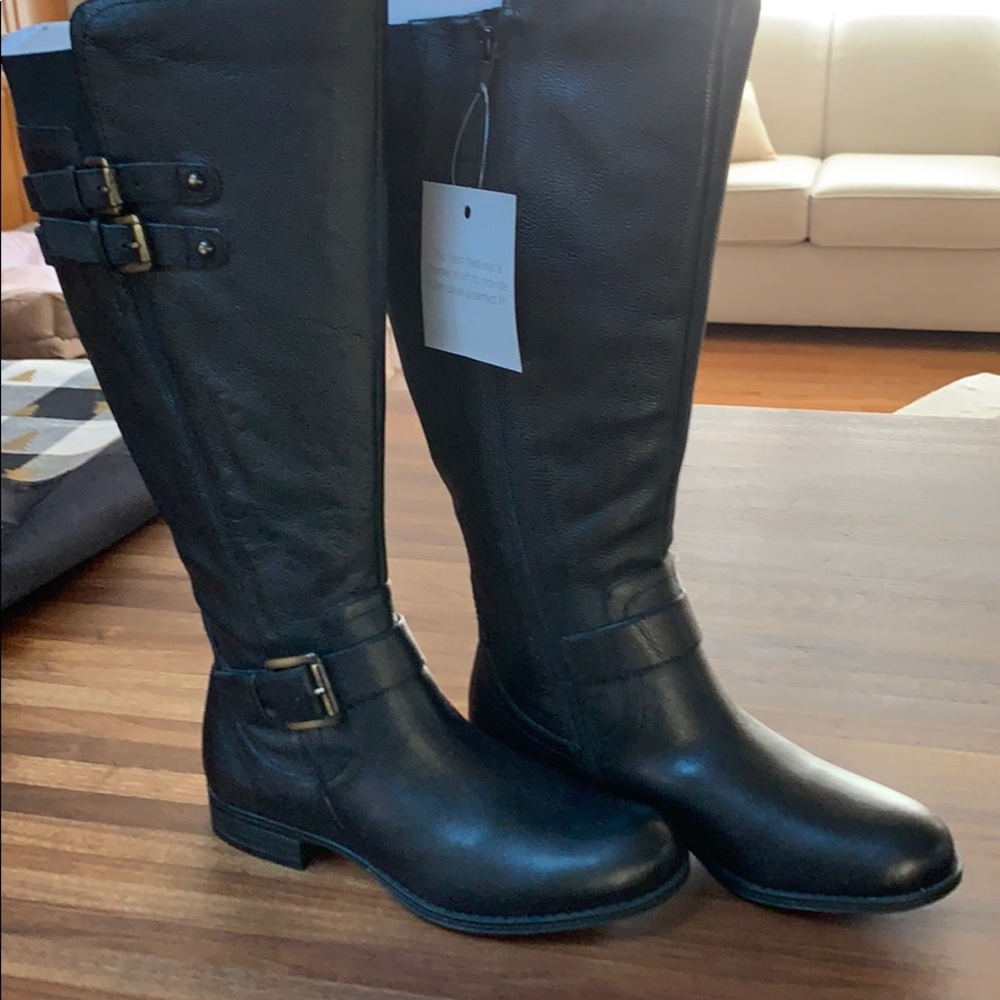 Naturalized pebble leather Jessie wide calf boot